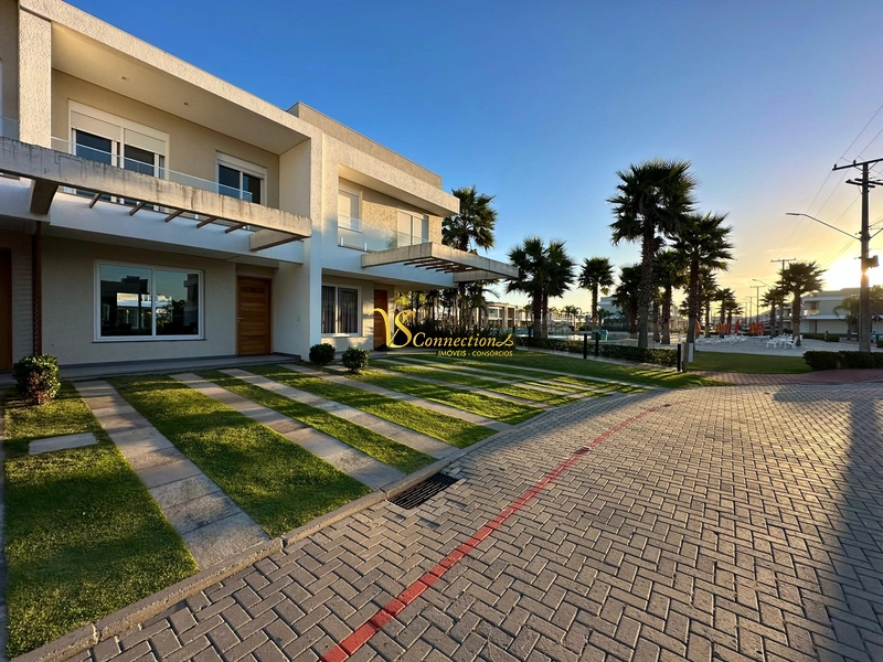 SOBRADO À BEIRA LAGO EM CONDOMÍNIO COM PRAIA PARTICULAR: 3ª foto da galeria de imagens do imóvel