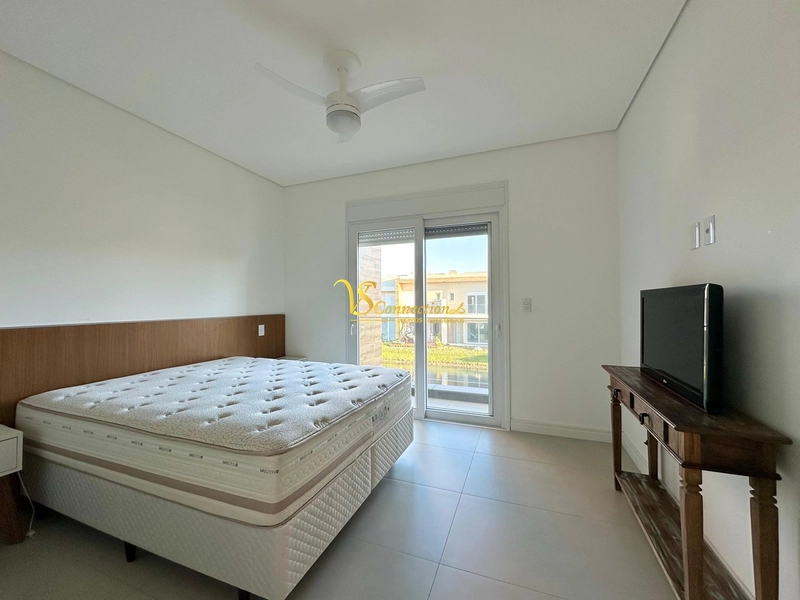 SOBRADO À BEIRA LAGO EM CONDOMÍNIO COM PRAIA PARTICULAR: 18ª foto da galeria de imagens do imóvel