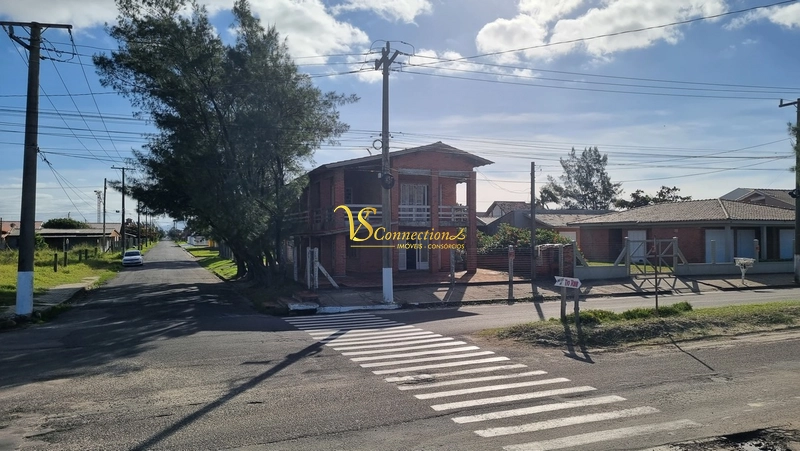 SOBRADO À BEIRA MAR EM ATLÂNTIDA SUL: 3ª foto da galeria de imagens do imóvel