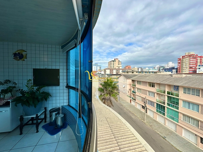 APARTAMENTO MOBILIADO - SACADA DE FRENTE - AMPLO: 6ª foto da galeria de imagens do imóvel