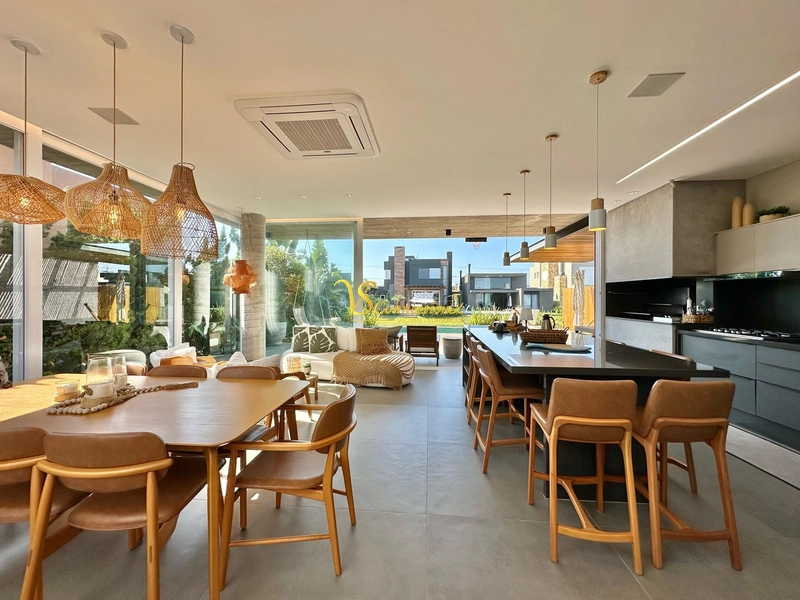 CASA FINAMENTE MOBILIADA NO CONDOMÍNIO RIVIERA EM XANGRIL-LÁ: 8ª foto da galeria de imagens do imóvel
