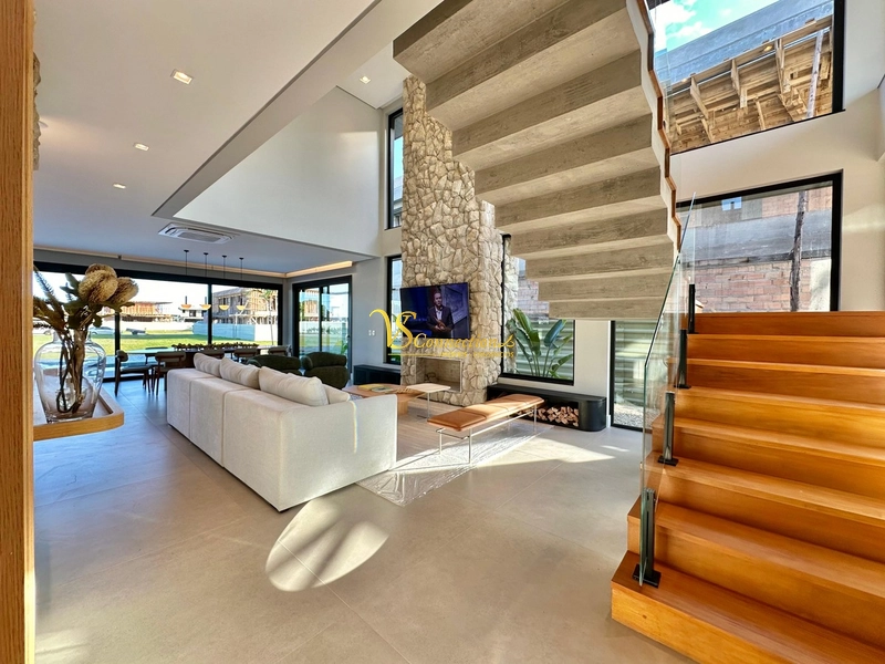 CASA BEIRA LAGO À VENDA - CONDOMÍNIO AMARE: 5ª foto da galeria de imagens do imóvel