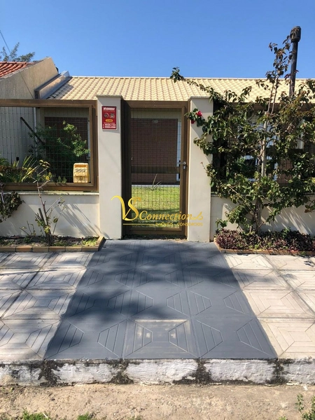 CASA À VENDA EM ATLÂNTIDA SUL: 2ª foto da galeria de imagens do imóvel