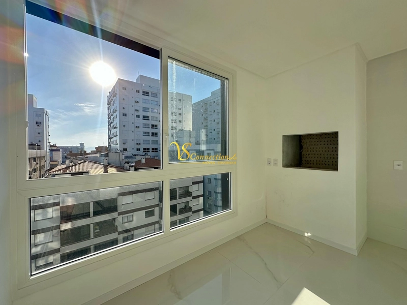 APARTAMENTO À VENDA  COM SACADA DE FRENTE E  INFRA EM CAPÃO DA CANOA