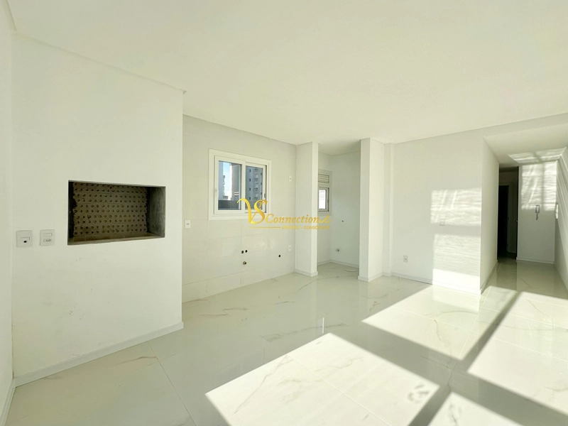 APARTAMENTO À VENDA  COM SACADA DE FRENTE E  INFRA EM CAPÃO DA CANOA: 2ª foto da galeria de imagens do imóvel