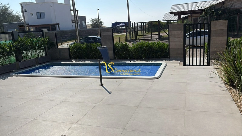 Casa mobiliada com móveis sob medida! PRÓXIMO AO MAR E COM PISCINA!!!: 3ª foto da galeria de imagens do imóvel