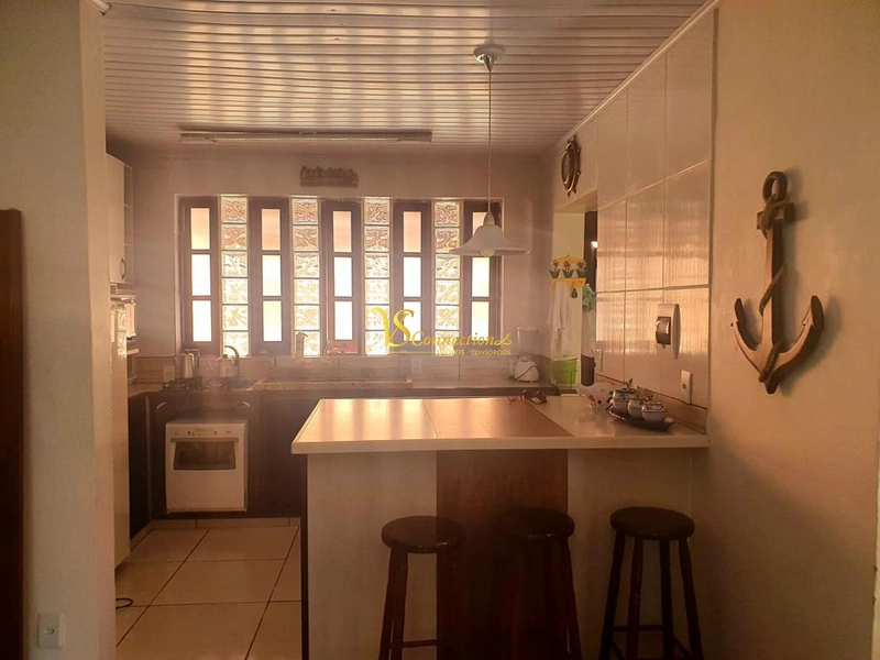 CASA COM 8 DORMITÓRIOS APENAS 150M DA PRAIA: 9ª foto da galeria de imagens do imóvel