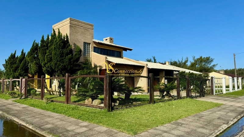 A SUA CASA COM PISCINA NO REMANSO, apenas três quadras do mar: 1ª foto da galeria de imagens do imóvel