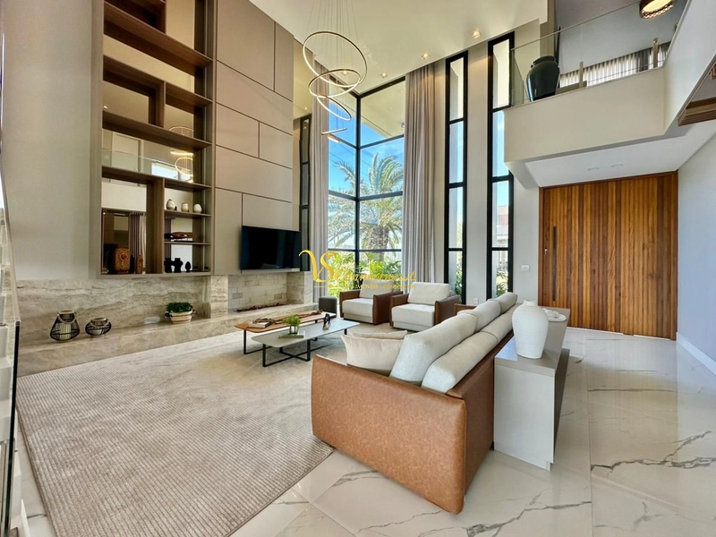 CASA DE ESQUINA À VENDA: 10ª foto da galeria de imagens do imóvel