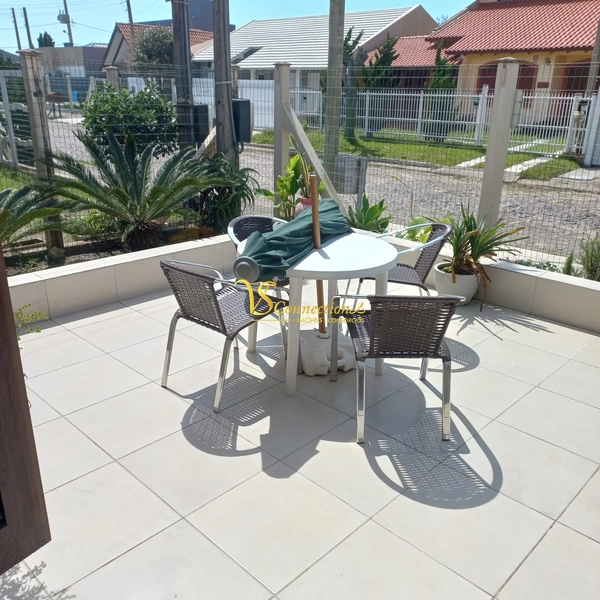 CASA A 50M DA PRAIA COM PISCINA: 9ª foto da galeria de imagens do imóvel