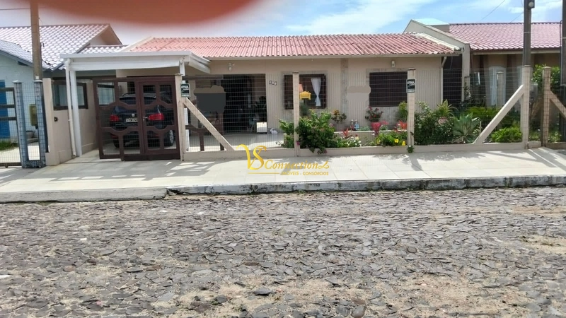 CASA A 50M DA PRAIA COM PISCINA: 3ª foto da galeria de imagens do imóvel