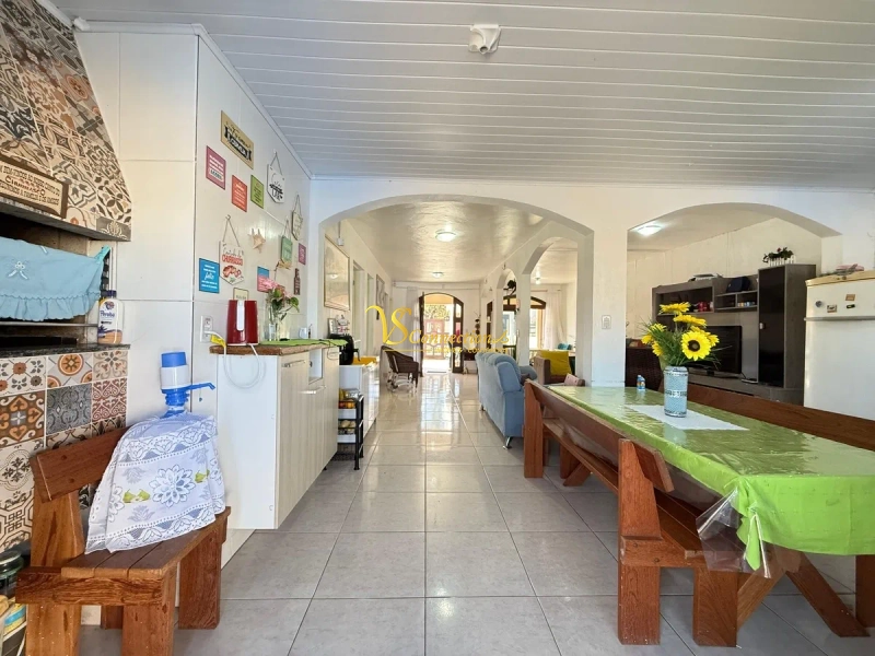 CASA A 50M DA PRAIA COM PISCINA: 7ª foto da galeria de imagens do imóvel