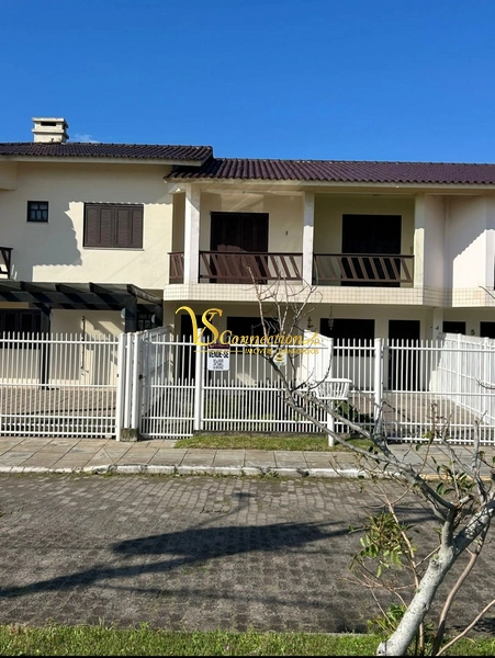 Duplex à venda em Xangri-Lá: 1ª foto da galeria de imagens do imóvel