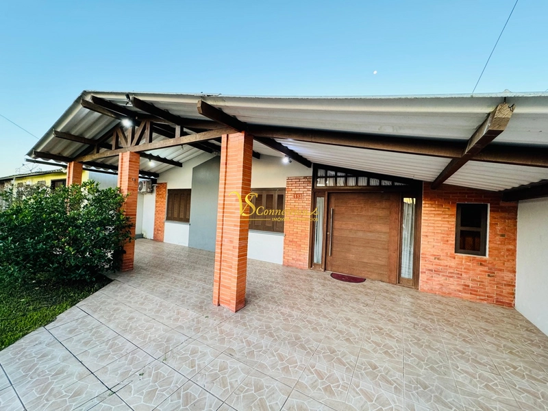 CASA DE ESQUINA PRÓXIMA DO MAR E CENTRO DE ATLÂNTIDA SUL: 2ª foto da galeria de imagens do imóvel