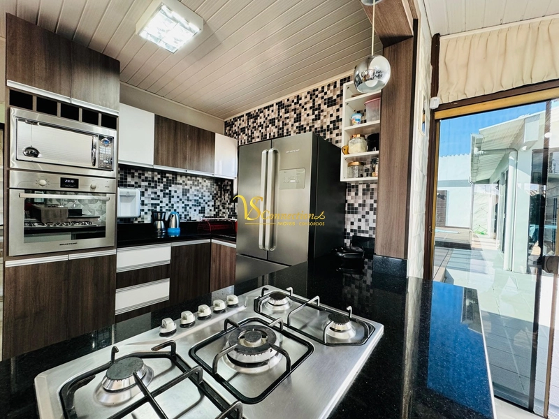 CASA DE ESQUINA PRÓXIMA DO MAR E CENTRO DE ATLÂNTIDA SUL: 12ª foto da galeria de imagens do imóvel