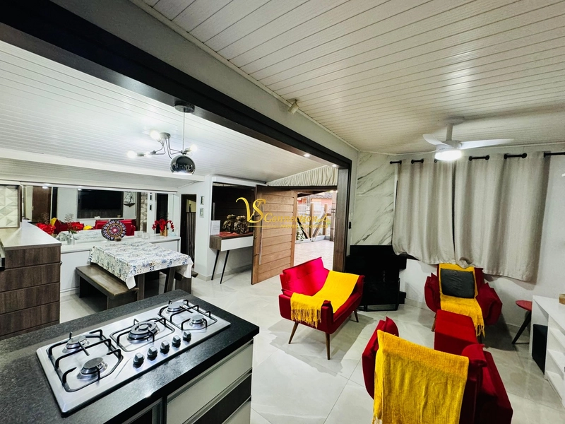 CASA DE ESQUINA PRÓXIMA DO MAR E CENTRO DE ATLÂNTIDA SUL: 13ª foto da galeria de imagens do imóvel