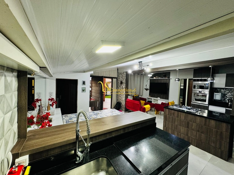 CASA DE ESQUINA PRÓXIMA DO MAR E CENTRO DE ATLÂNTIDA SUL: 15ª foto da galeria de imagens do imóvel