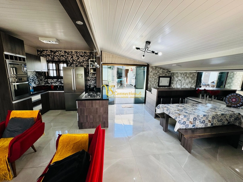 CASA DE ESQUINA PRÓXIMA DO MAR E CENTRO DE ATLÂNTIDA SUL: 5ª foto da galeria de imagens do imóvel