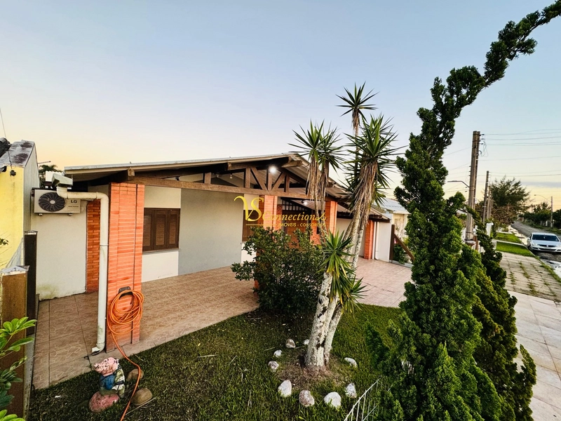 CASA DE ESQUINA PRÓXIMA DO MAR E CENTRO DE ATLÂNTIDA SUL: 3ª foto da galeria de imagens do imóvel