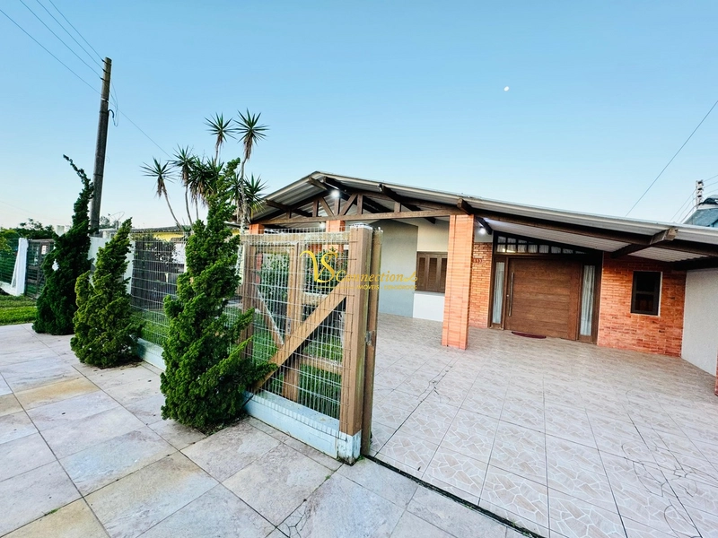 CASA DE ESQUINA PRÓXIMA DO MAR E CENTRO DE ATLÂNTIDA SUL: 4ª foto da galeria de imagens do imóvel