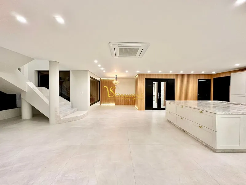 CASA NEOCLÁSSICA: 4ª foto da galeria de imagens do imóvel