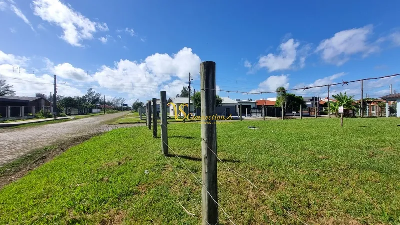TERRENO À VENDA NO ARPOADOR DE ESQUINA PROXIMO AO SUPERMERCADO ASUN: 3ª foto da galeria de imagens do imóvel