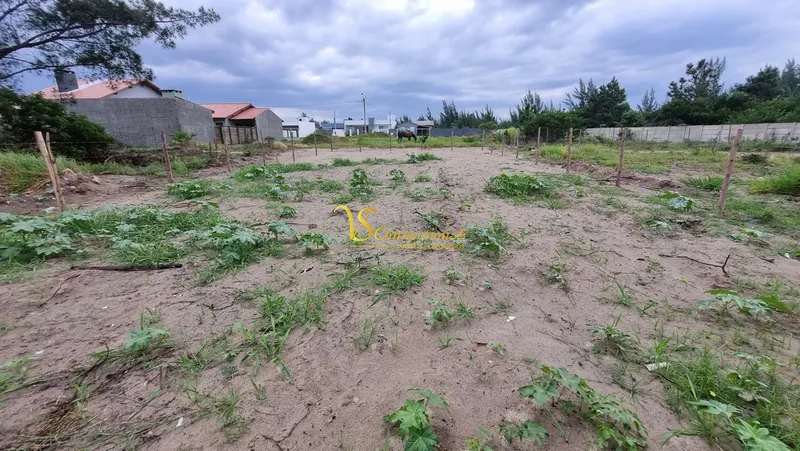 TERRENO À VENDA EM ATLANTIDA SUL NA AV. PARAGUASSU.: 3ª foto da galeria de imagens do imóvel