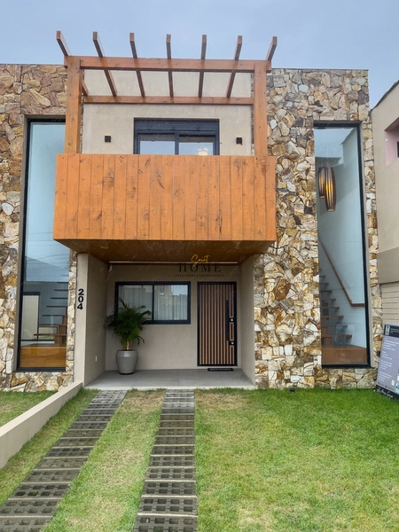 Casa à venda em Imbé: 2ª foto da galeria de imagens do imóvel