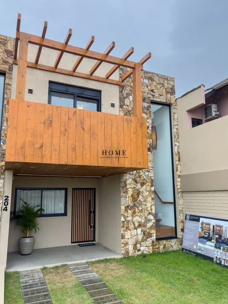 Casa à venda em Imbé: 1ª foto da galeria de imagens do imóvel