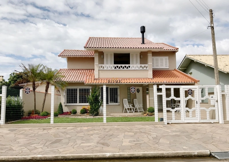 Casa à venda em Tramandaí: 1ª foto da galeria de imagens do imóvel