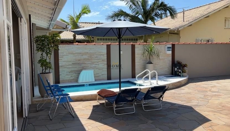 Casa à venda em Tramandaí: 2ª foto da galeria de imagens do imóvel