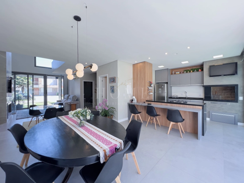 CASA COM 4 SUÍTES, LAVABO, DECORADO, COM GARAGEM!: 17ª foto da galeria de imagens do imóvel
