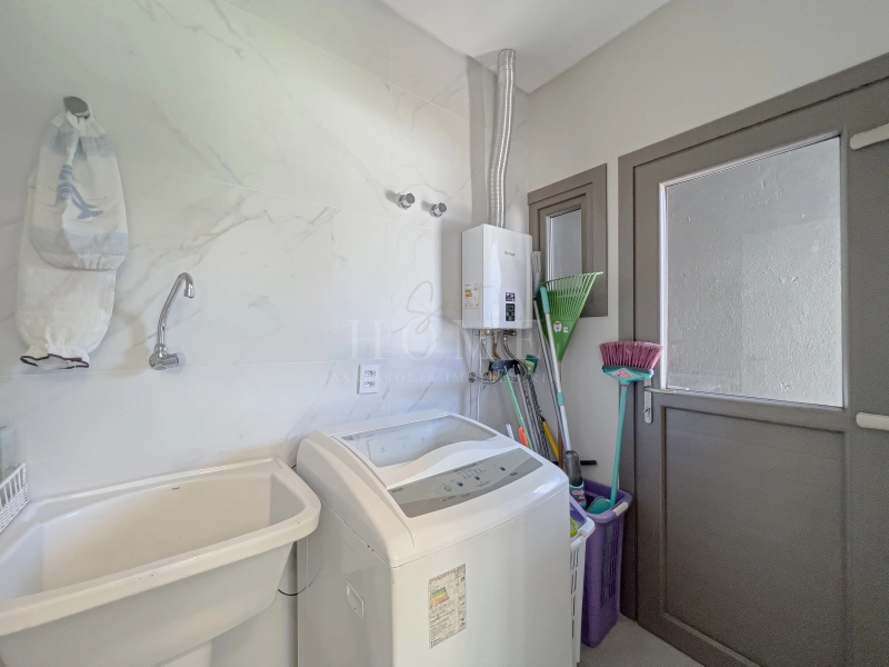 CASA COM 4 SUÍTES, LAVABO, DECORADO, COM GARAGEM!: 13ª foto da galeria de imagens do imóvel