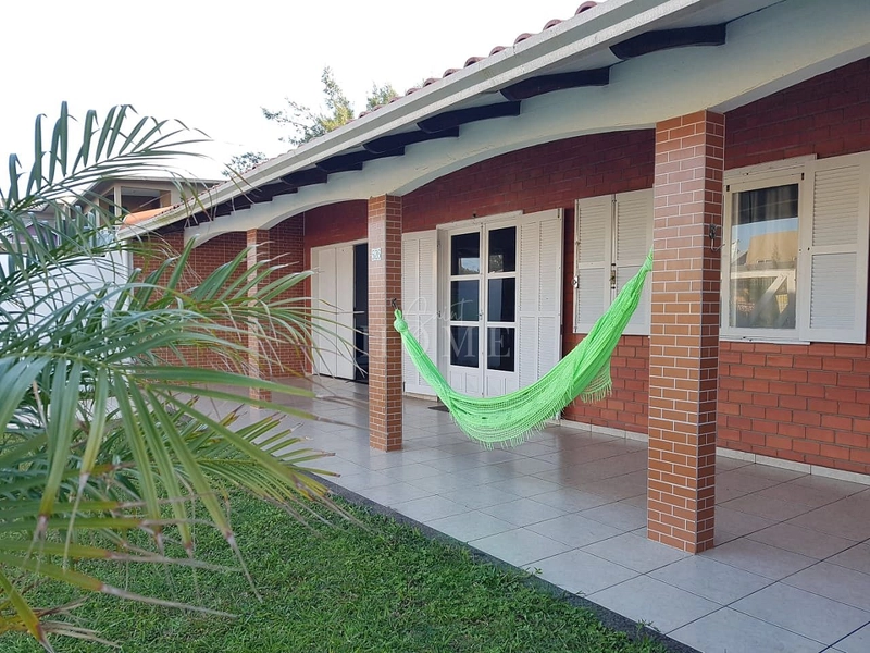 Casa à venda, próximo ao mar: 1ª foto da galeria de imagens do imóvel