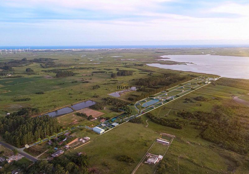 LOTE FRENTE LAGO À VENDA NO CONDOMÍNIO LA MARINA RESERVA: 4ª foto da galeria de imagens do imóvel