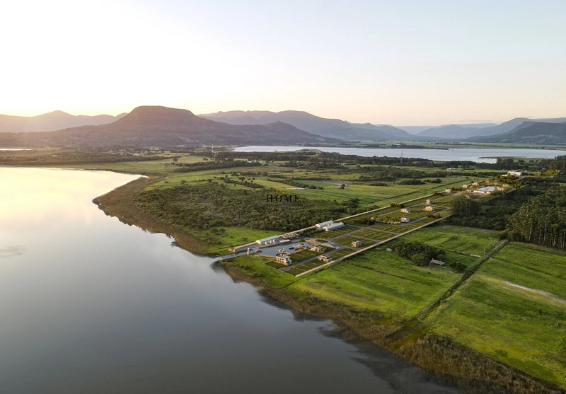LOTE FRENTE LAGO À VENDA NO CONDOMÍNIO LA MARINA RESERVA: 5ª foto da galeria de imagens do imóvel