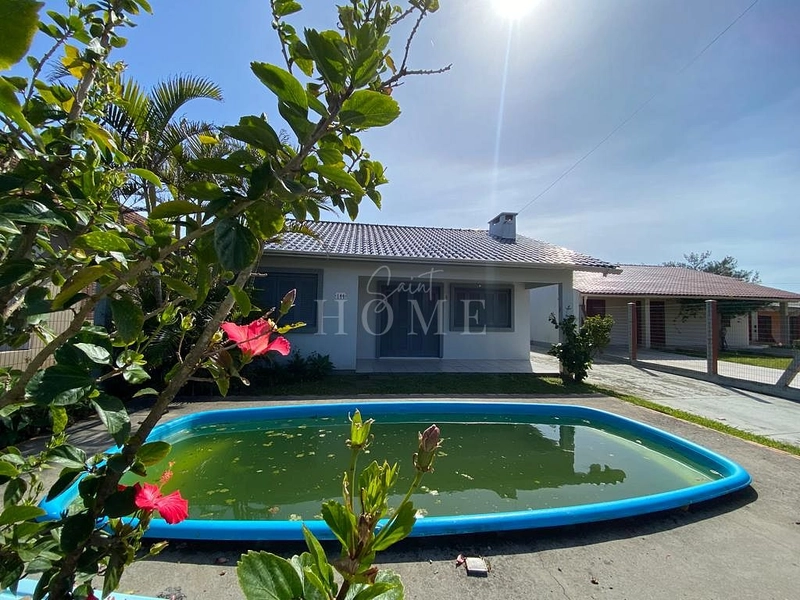 Casa à venda com piscina: 3ª foto da galeria de imagens do imóvel