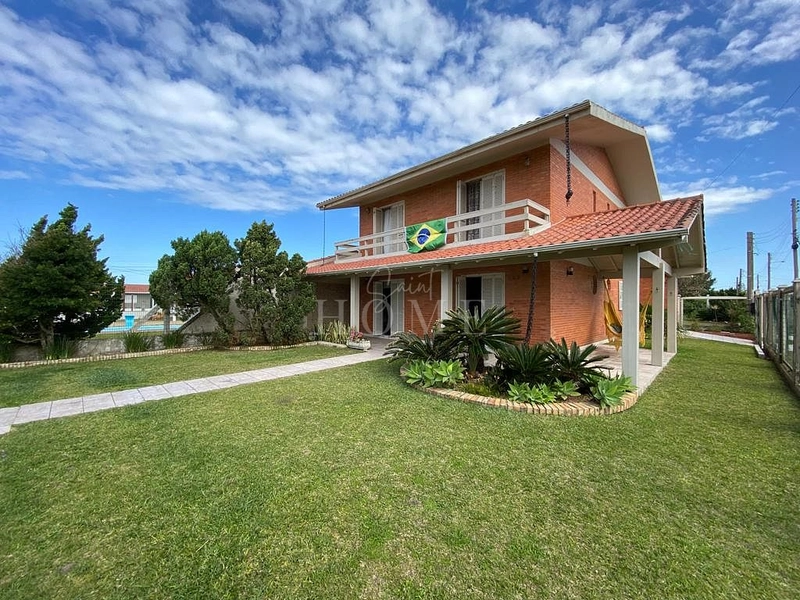 Casa à venda, próximo ao mar: 1ª foto da galeria de imagens do imóvel