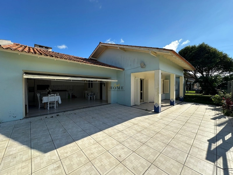 Casa à venda próxima ao mar: 1ª foto da galeria de imagens do imóvel
