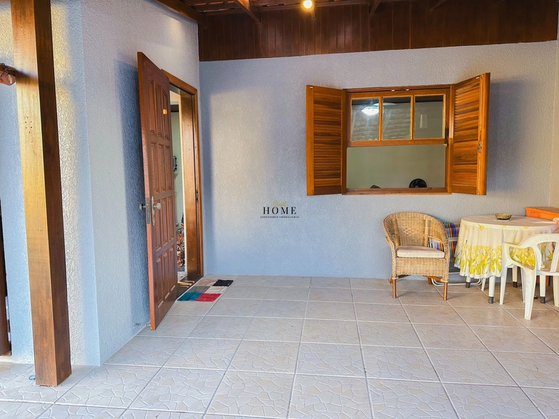 Casa em Mariluz com excelente localização próxima ao mar: 3ª foto da galeria de imagens do imóvel