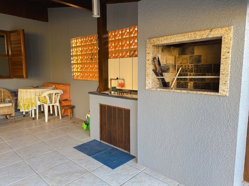 Casa em Mariluz com excelente localização próxima ao mar: 4ª foto da galeria de imagens do imóvel