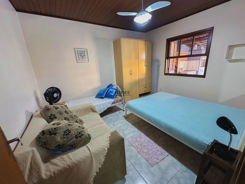 Casa em Mariluz com excelente localização próxima ao mar: 11ª foto da galeria de imagens do imóvel