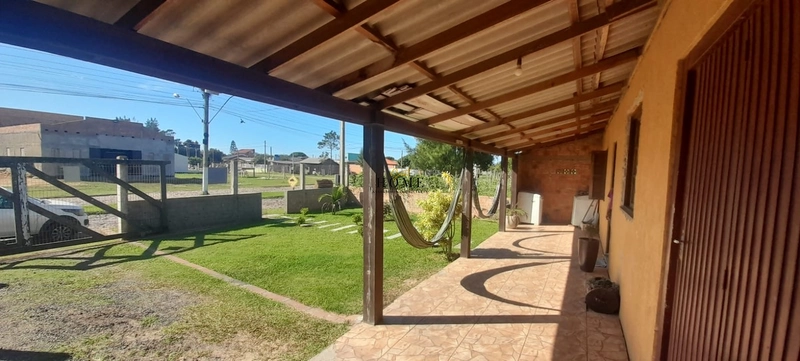 Casa à venda em Imbé: 2ª foto da galeria de imagens do imóvel