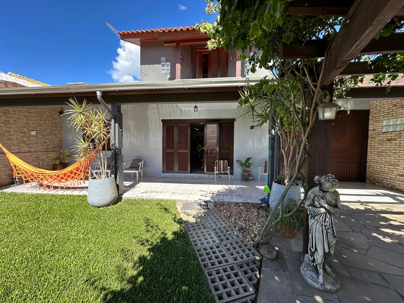 Casa à venda próxima ao mar: 1ª foto da galeria de imagens do imóvel