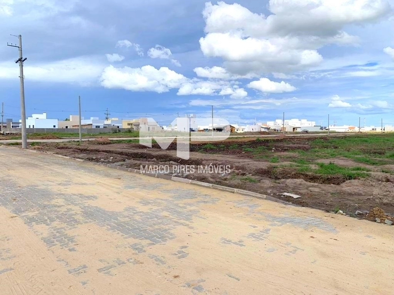 Terrenos em rua calçada: 1ª foto da galeria de imagens do imóvel
