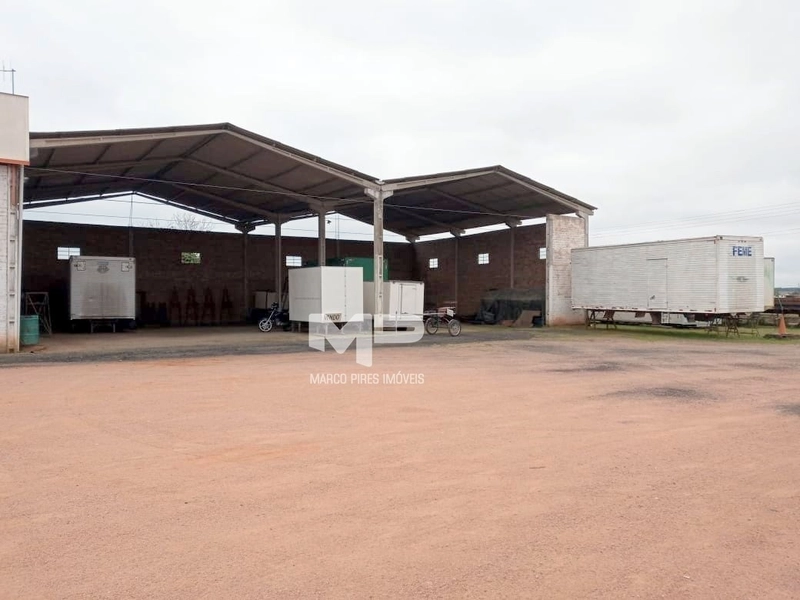 Terreno Comercial: 2ª foto da galeria de imagens do imóvel