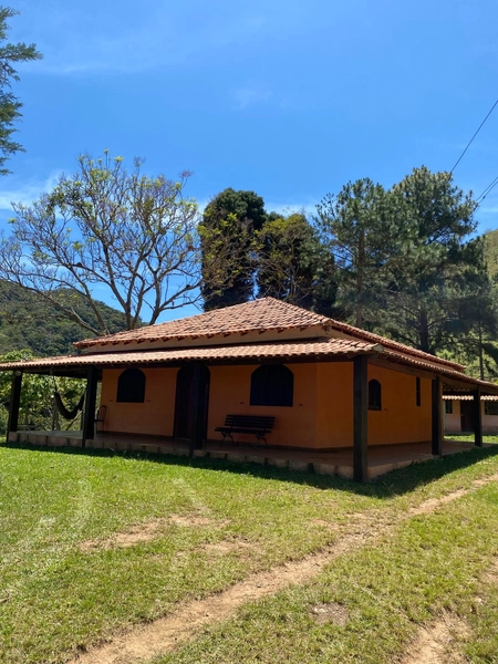 SITIO EM PATY DO ALFERES: 2ª foto da galeria de imagens do imóvel