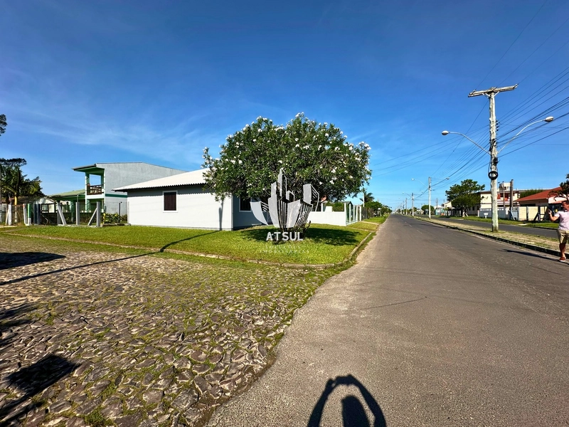 Imóvel de esquina à venda em Atlântida Sul!: 6ª foto da galeria de imagens do imóvel