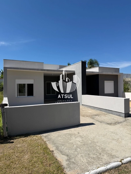 Casa Geminada à venda em Atlãntida Sul