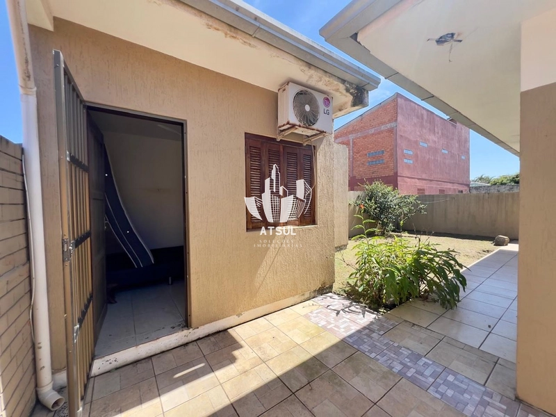 Casa à venda em Atlântida Sul: 3ª foto da galeria de imagens do imóvel